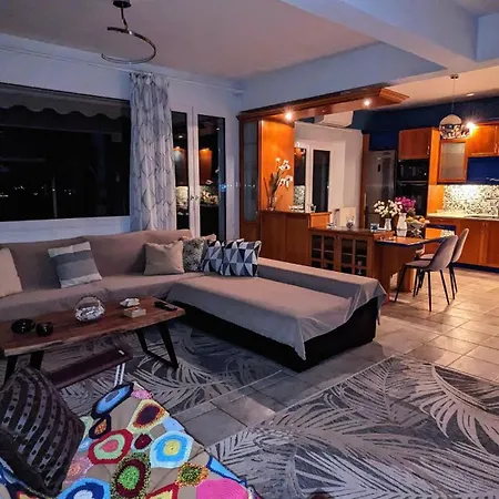 Bellevue - Panoramic Seaview Penthouse Apartment