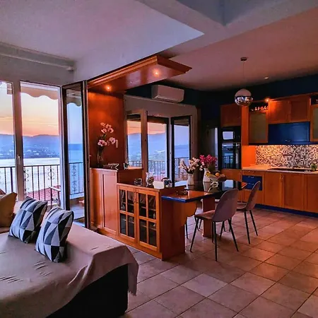 Διαμέρισμα Bellevue - Panoramic Seaview Penthouse *